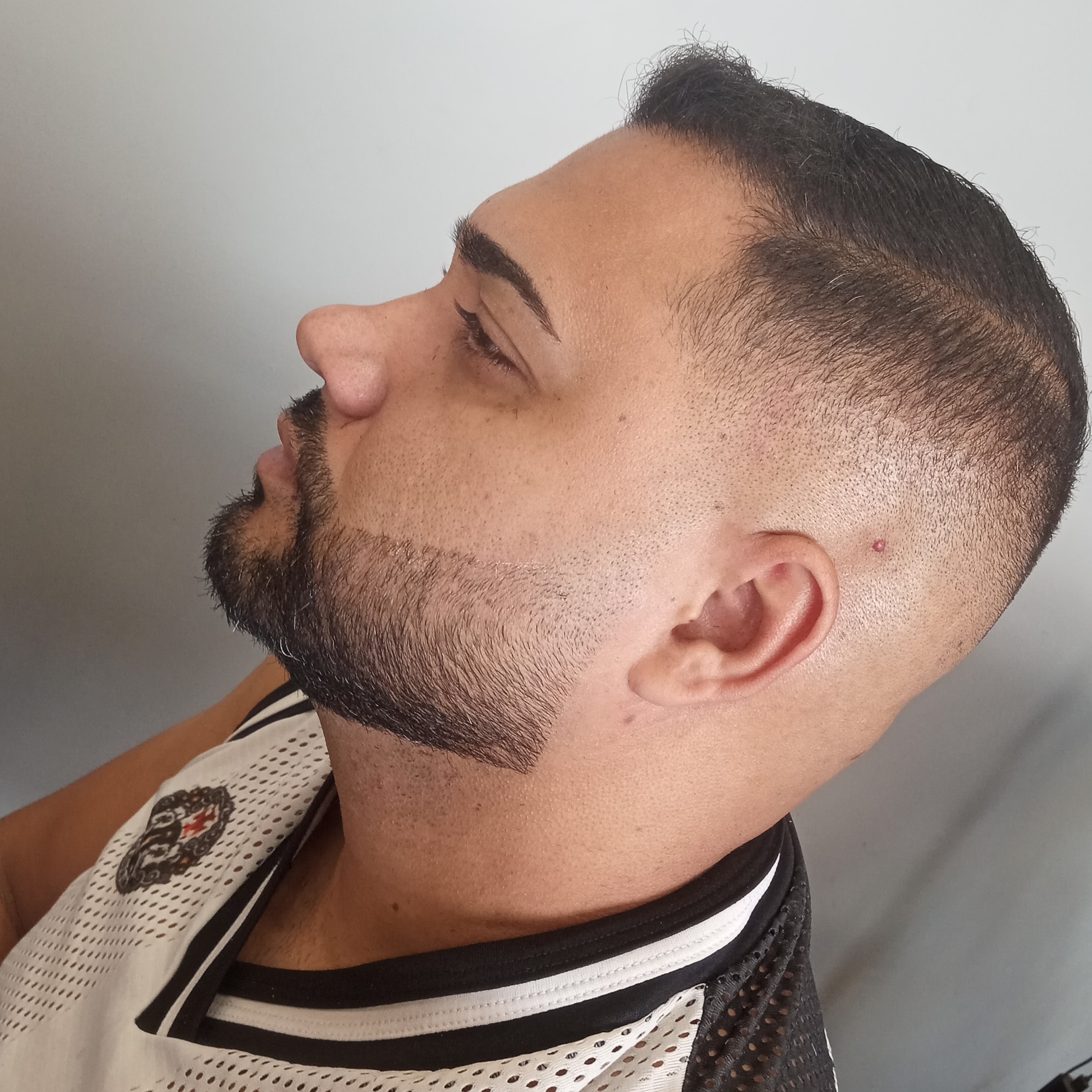 corte na tesoura + barba