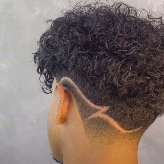 cabelo+sobrancelha +limpeza de pele com a máscara negra