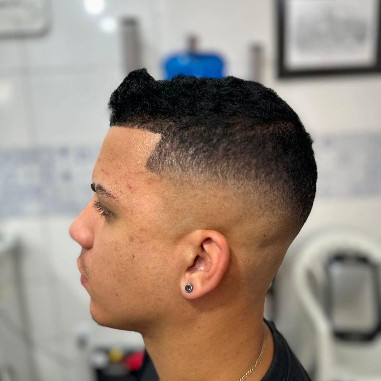 Corte degradê+risquinho