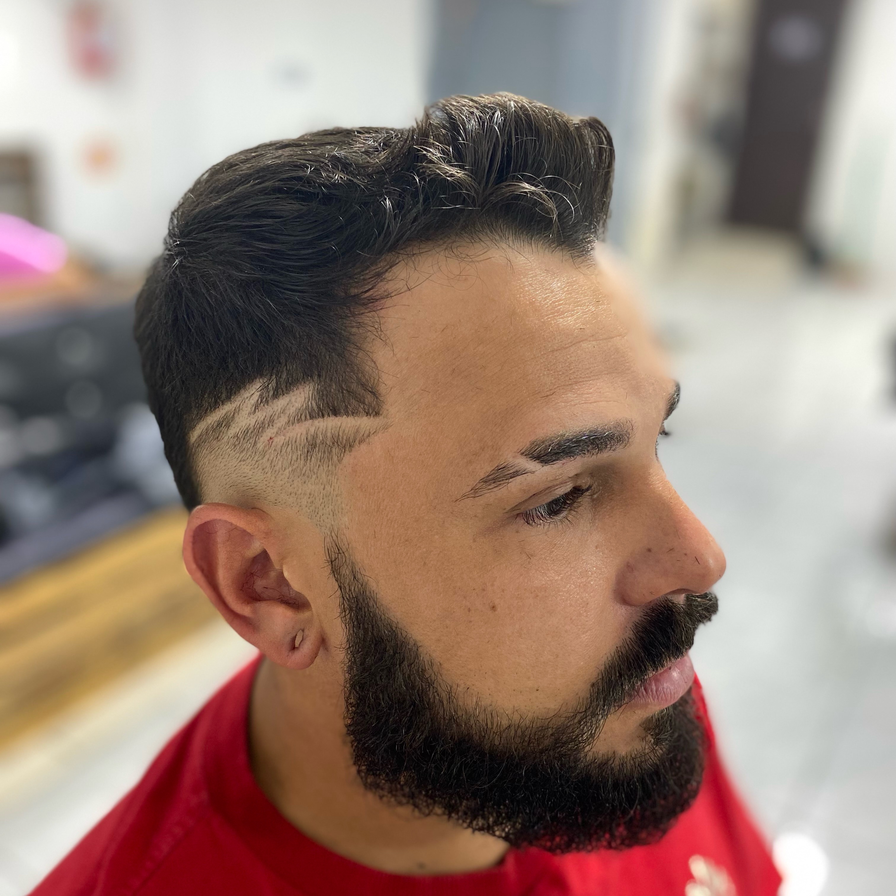 Corte + barba + sobrancelha