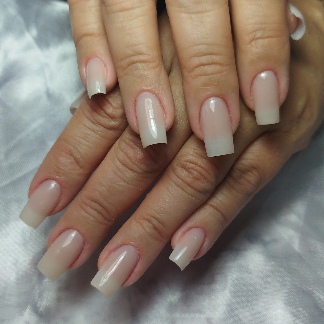 Colocação gel na Tips