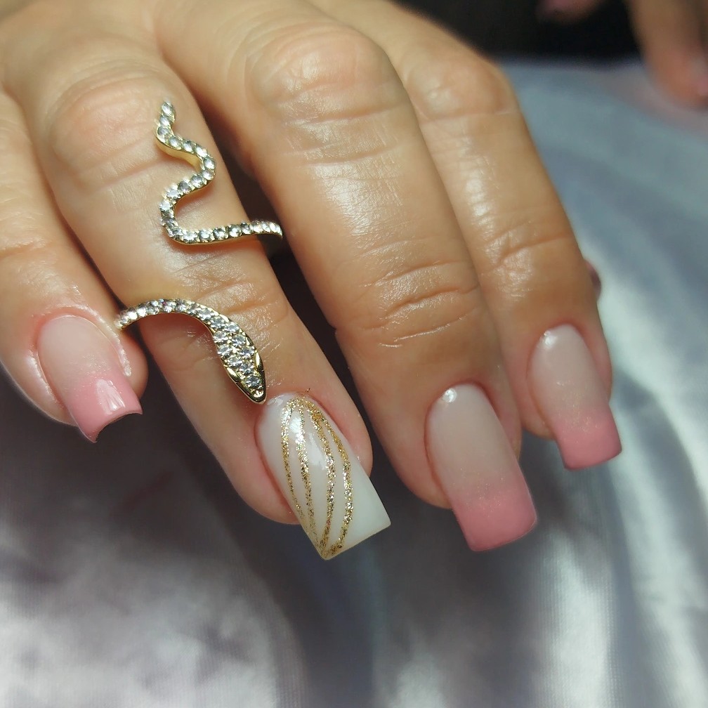 Manutenção de gel na Tips