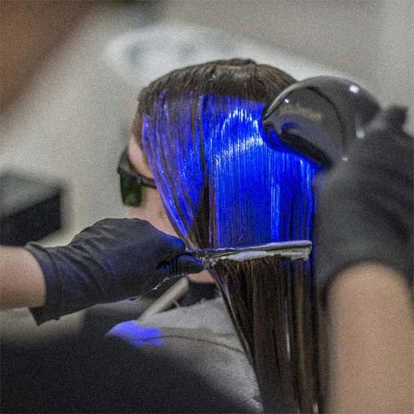 ESCOVA e PRANCHA  A LASER.  Preço único. qqr tamanho. Nao contem quimica .Reduz,frizz,pontas duplas + Shampoo refrescante por 79,90. PROMOÇÃO no dinheiro ou pix.  50,00  tamanho