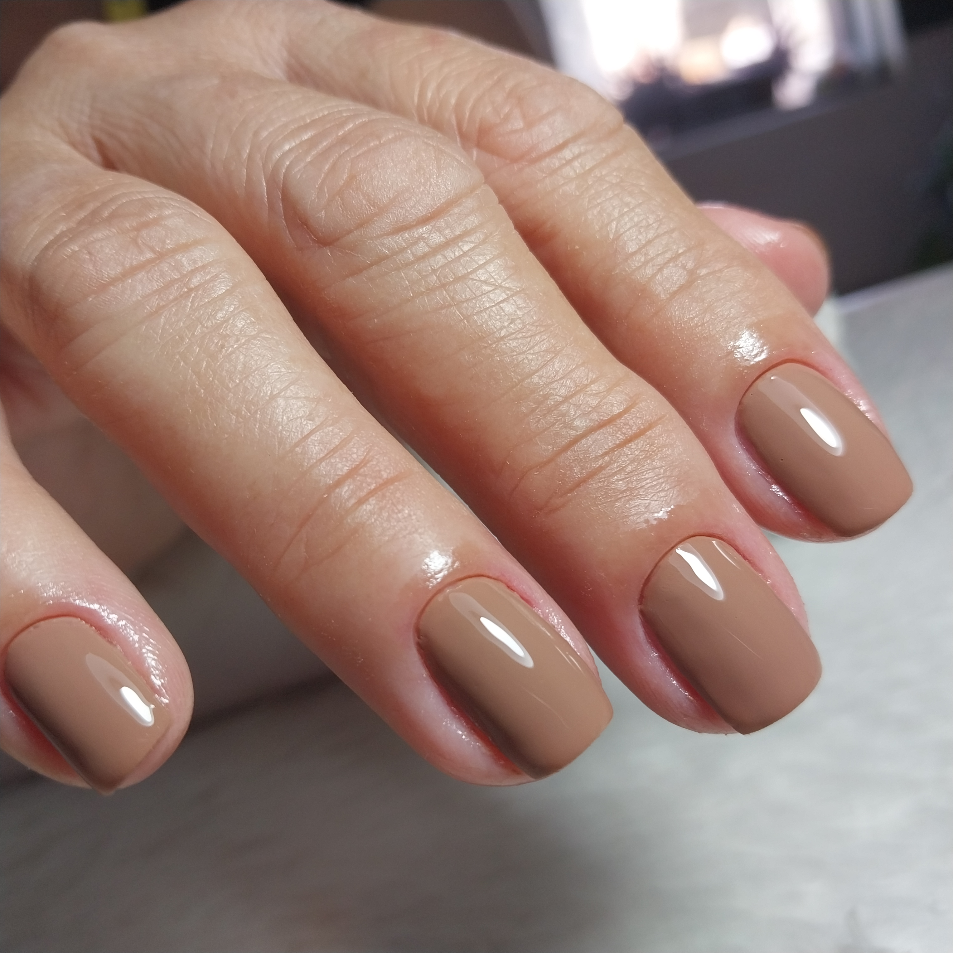 ESMALTAÇÃO EM GEL(incluso a cuticulagem)