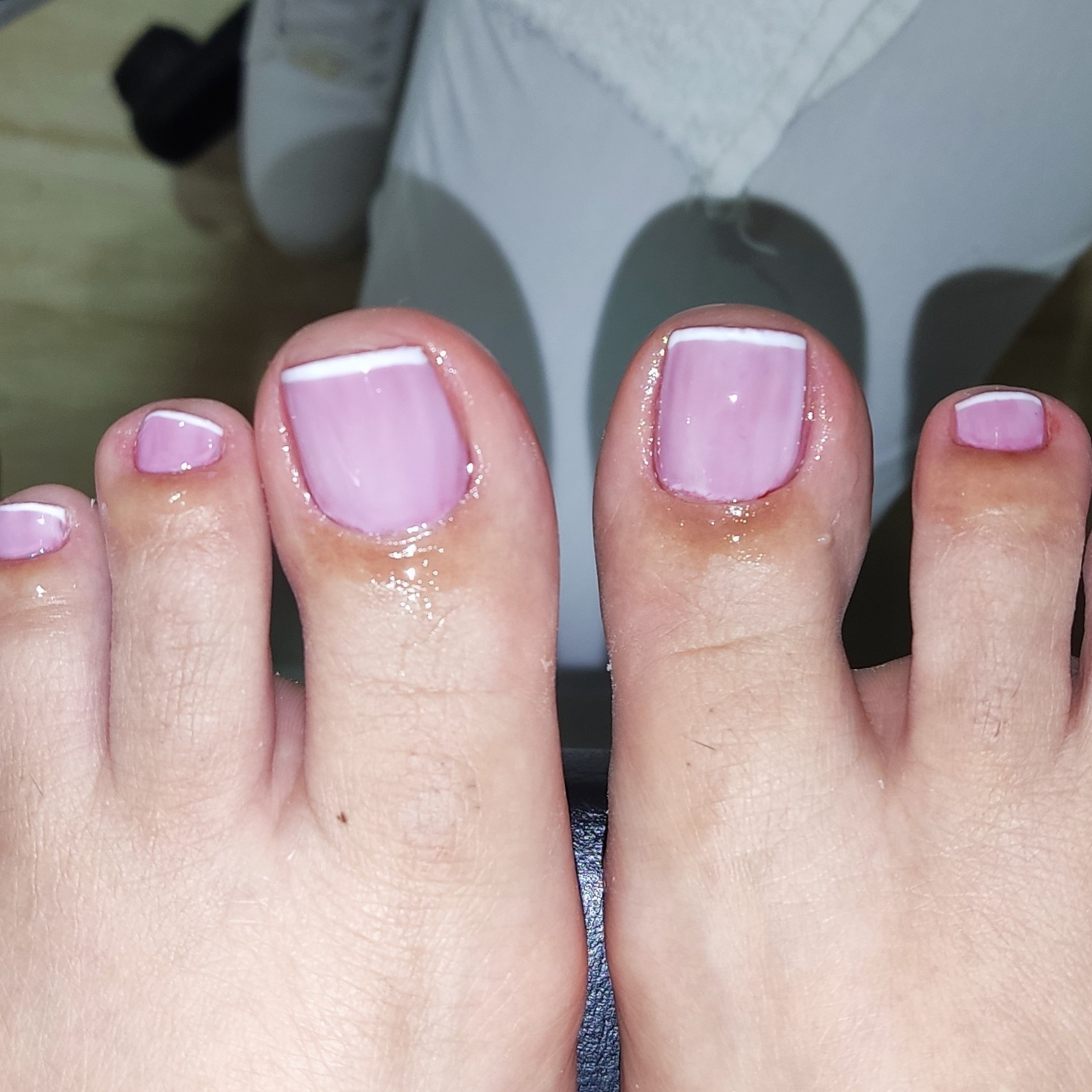 Pedicure Clássico( Corte reto, lixamento, polimento,e esmaltação)