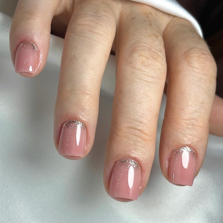 BANHO DE GEL + ESMALTAÇÃO EM GEL