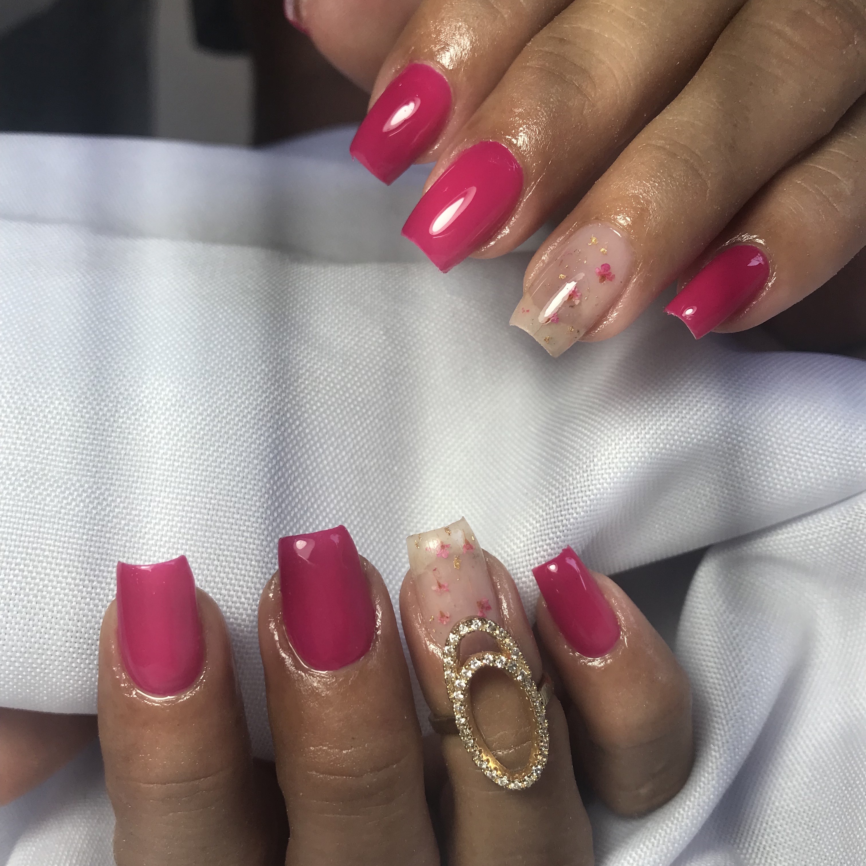 Banho de gel nas unhas naturais