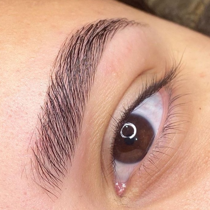 sobrancelha sem henna