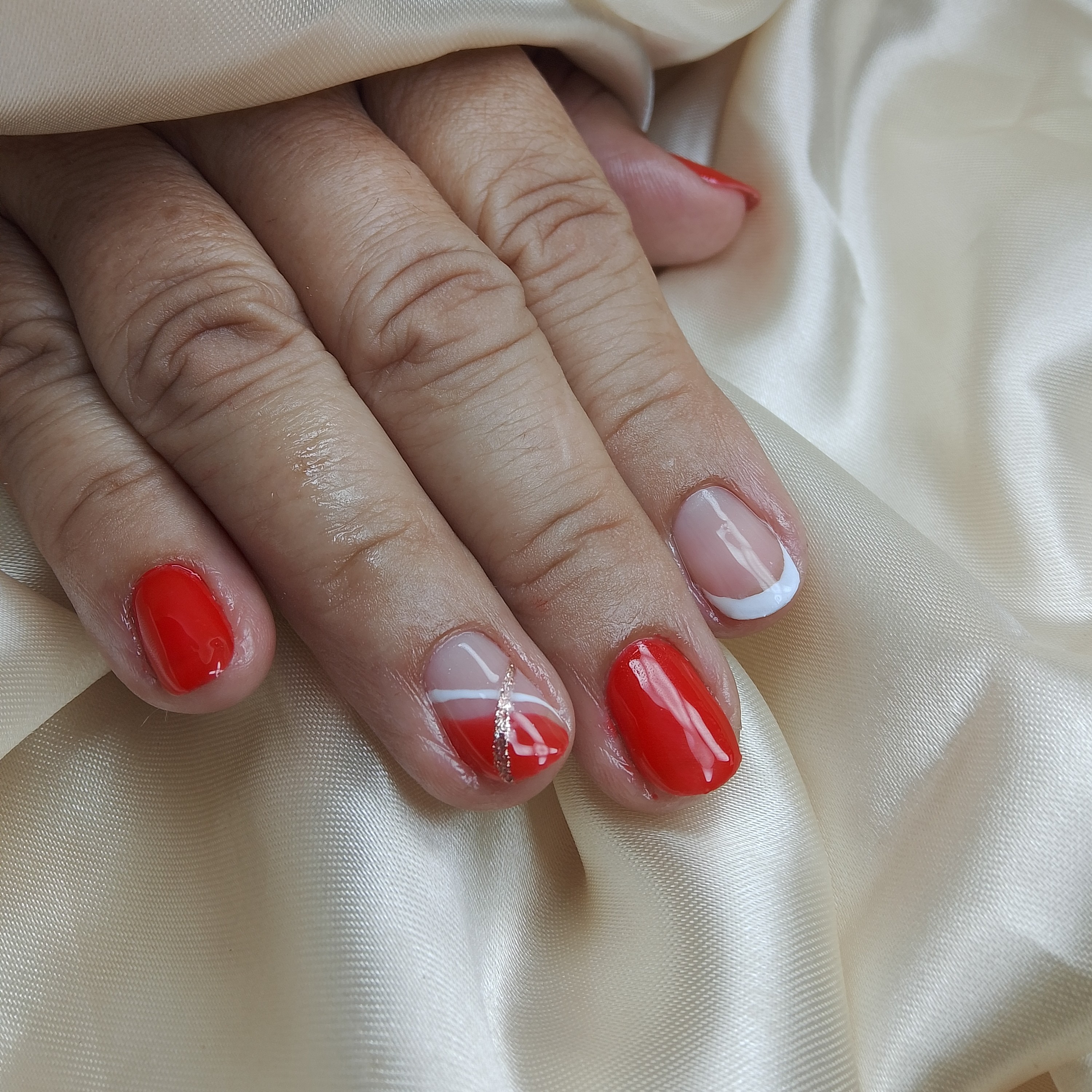 Banho de gel + esmaltação em gel