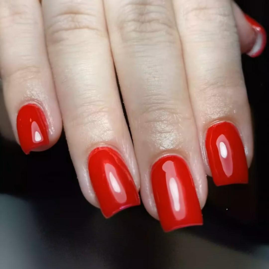 esmaltação em gel nas mãos