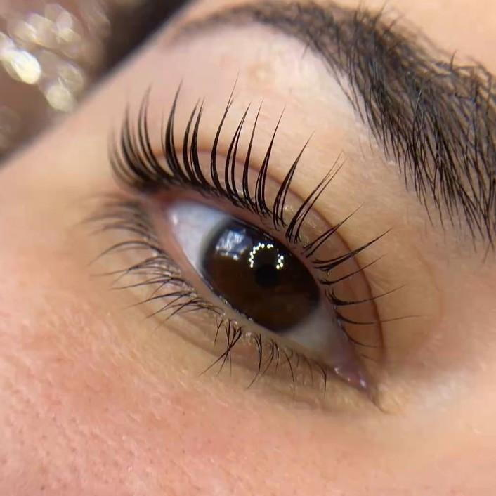 Lash lifting