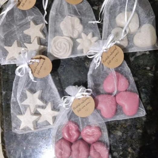 Kit 3 Sabonetes Esfoliantes de Argila Branca e Óleo de Rosa Mosqueta