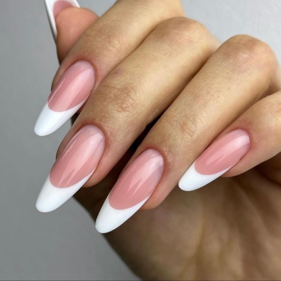 ESMALTAÇÃO EM GEL