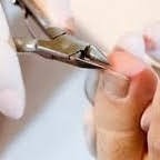 CORTE TÉCNICO DAS UNHAS
