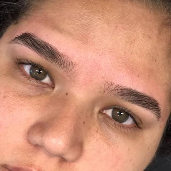 (C) Design Sobrancelhas