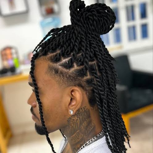 Twist Masculino ombro (meia cabeça)