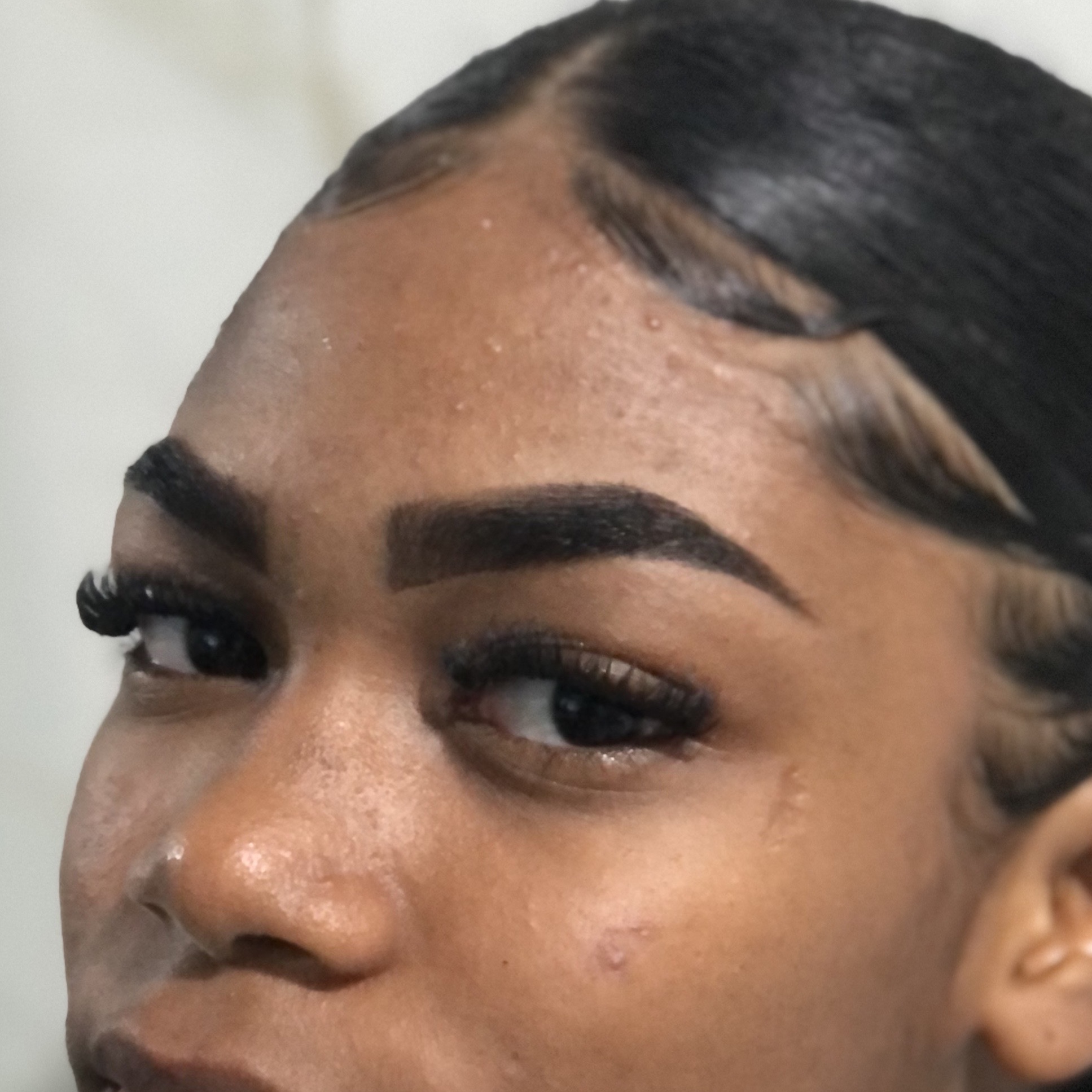 design de sobrancelha com henna