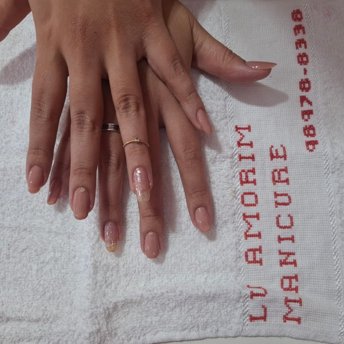 cutilagem + esmaltação em gel (mão)