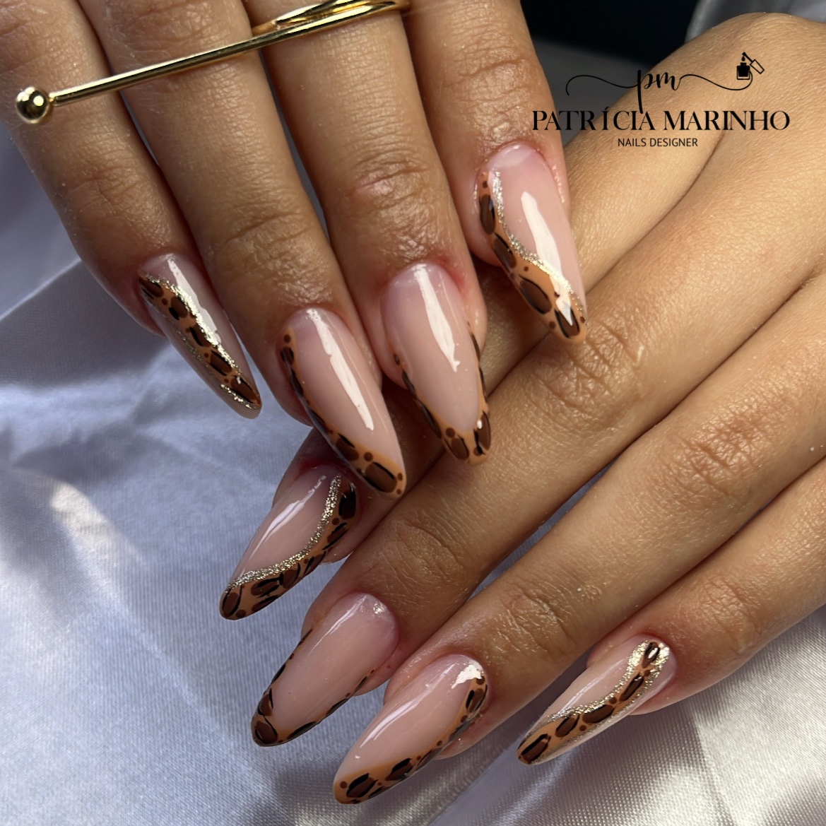 Colocação de Gel na tips