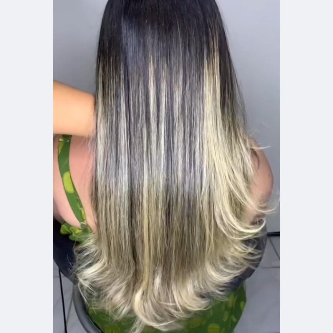 Nutrição + Escova (Repõe os lipídios, oleosidade natural do cabelo, que protegem os fios de agressões externas e ajudam a reter a hidratação.)