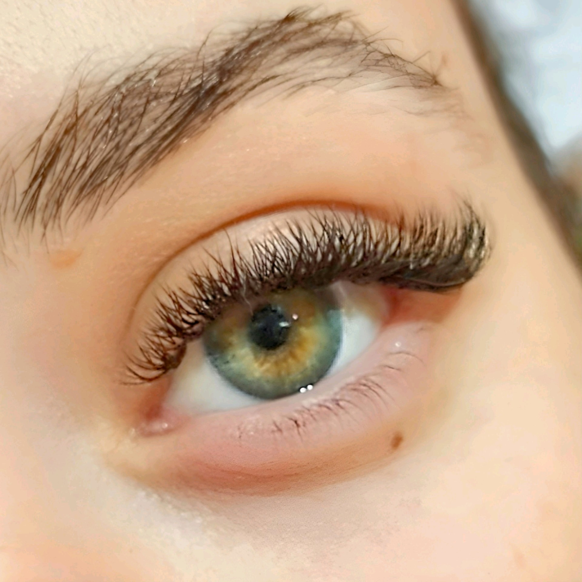 Extensão de cílios VOLUME LIGHT FIO TRIDENTE - Fio de 3 pontas - Colocação ou manutenção. Tolerância de atraso: 10 minutos. Favor não chegar antes do horário. *Gentileza não trocar de horário.*