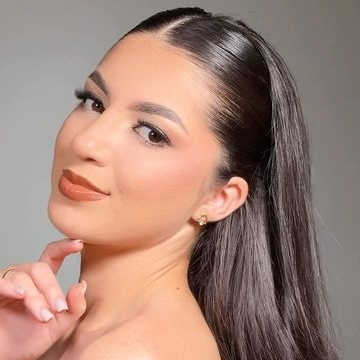 combo de make express + penteado simples