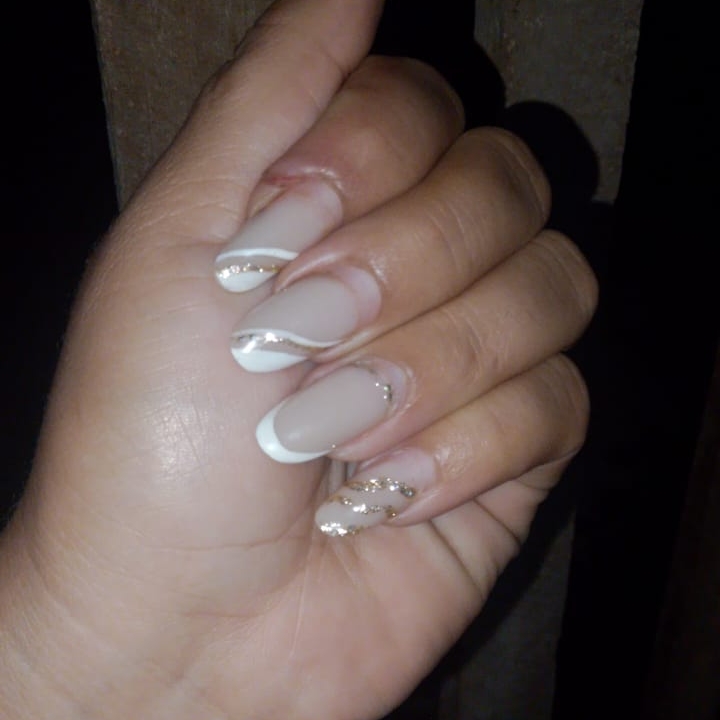 manutenção. alongamento no molde F1