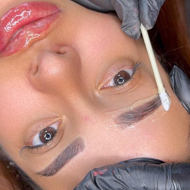 A Micropigmentação de sobrancelha