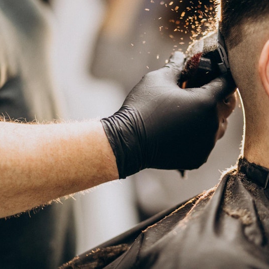 Corte masculino com nutrição.