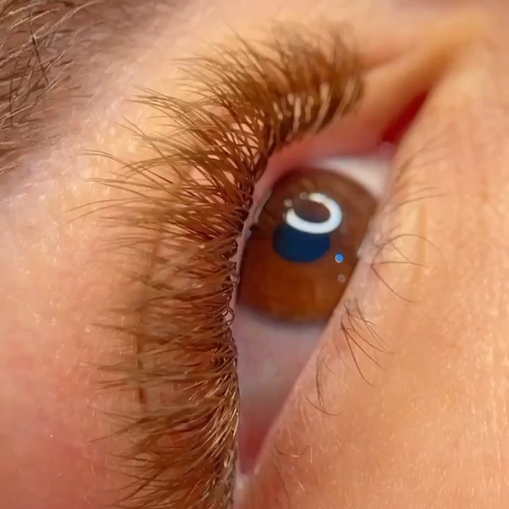 Extensão de Cilios Marrom