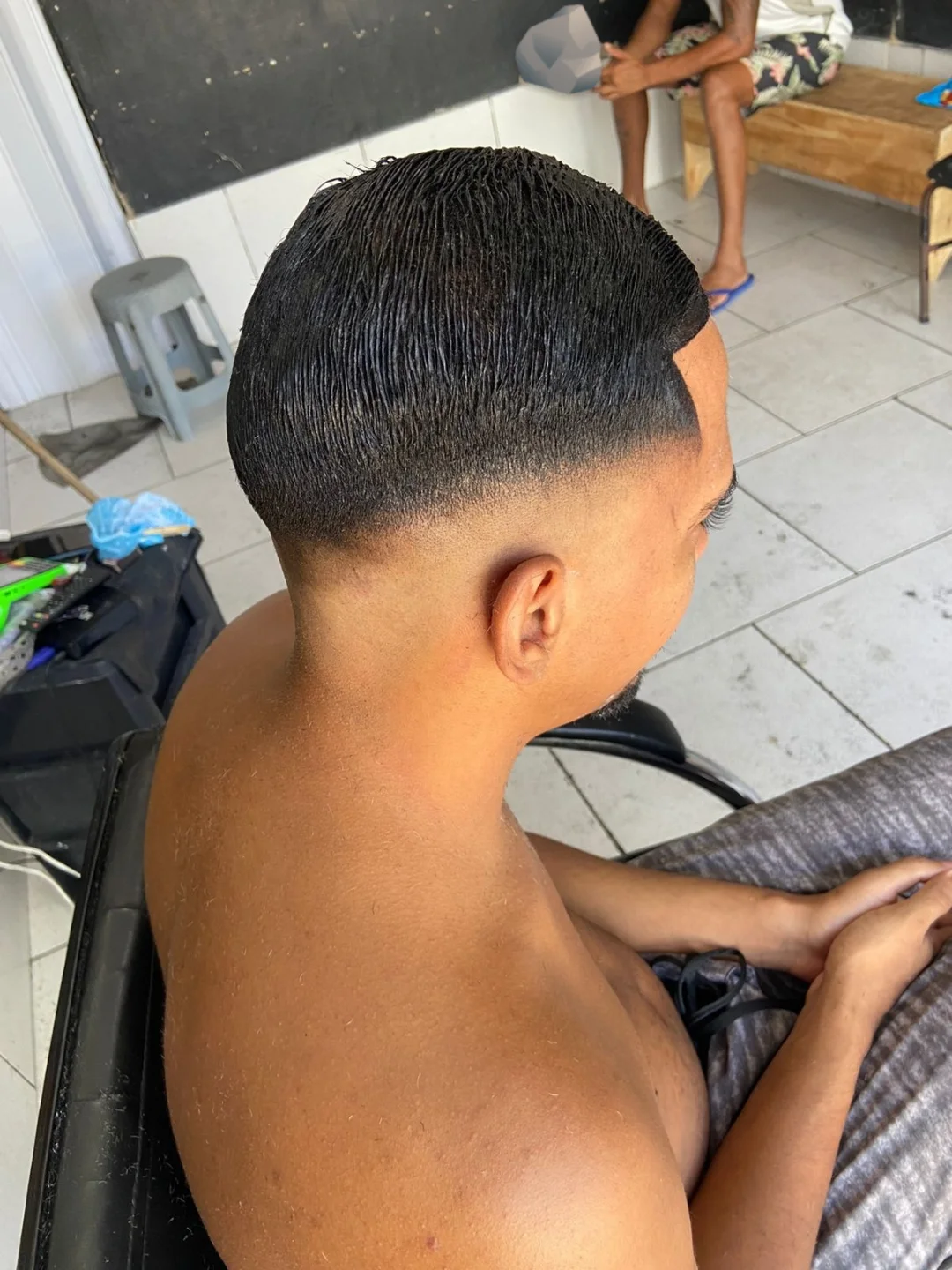 CORTE + tinta preta