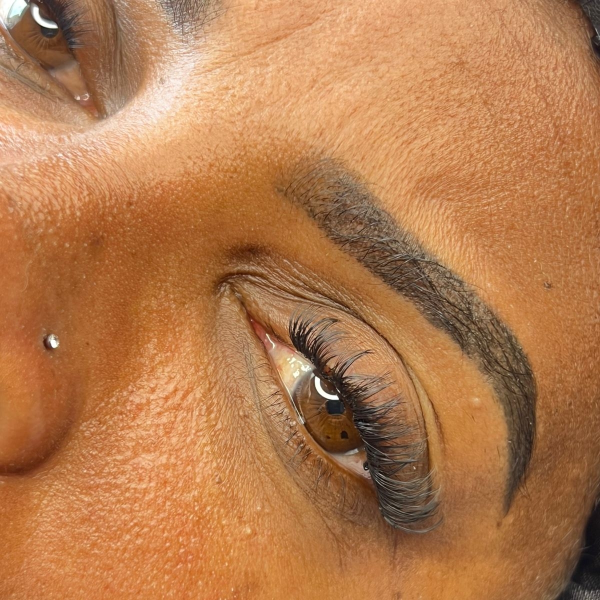 Tufos Fox - Um olhar sensual, sofisticado e com efeito lifting, perfeito para quem quer aquele visual de modelo com os olhos bem destacados e "abertos".