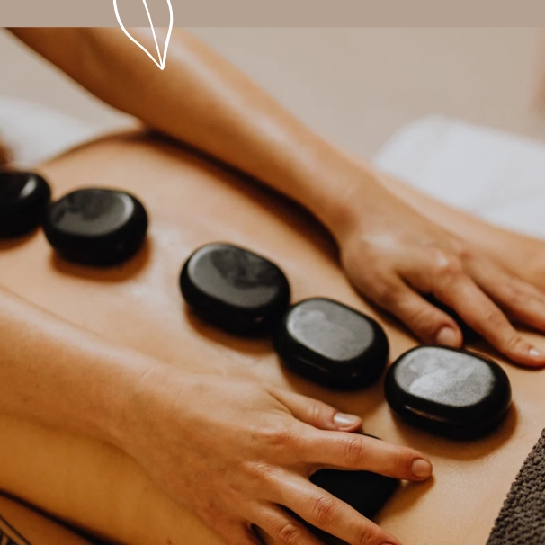 Massagem com pedras quentes