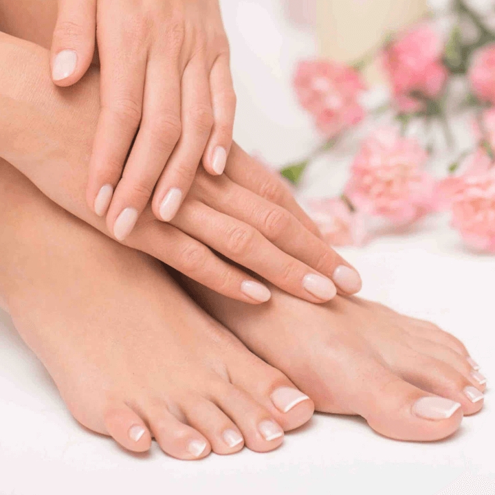 Pé e mão tradicional ( cuticulagem + esmaltaçao )