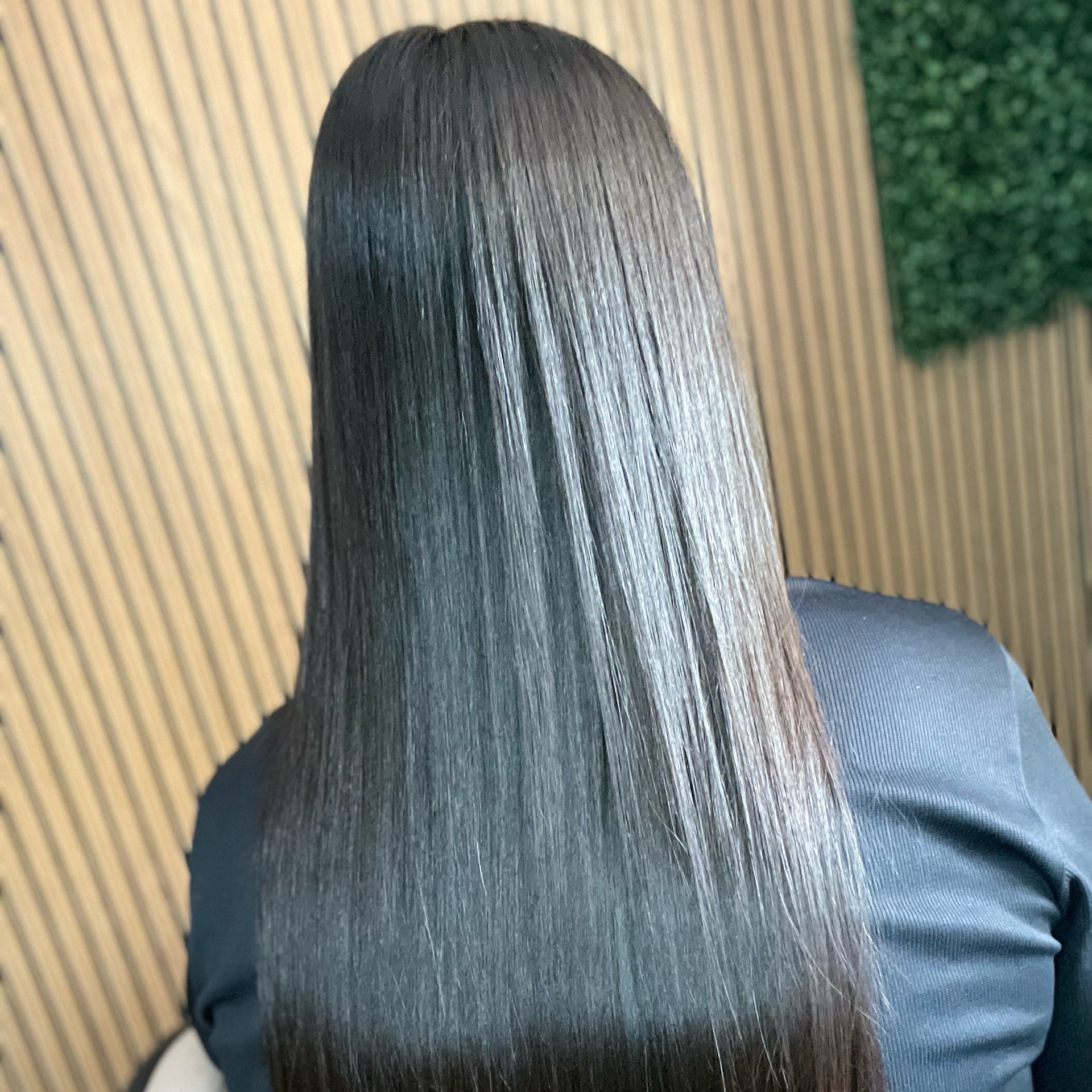 Alisamento Espelhado (a partir de 180,00) depende do Cabelo