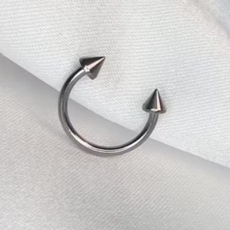 Colocação de piercing