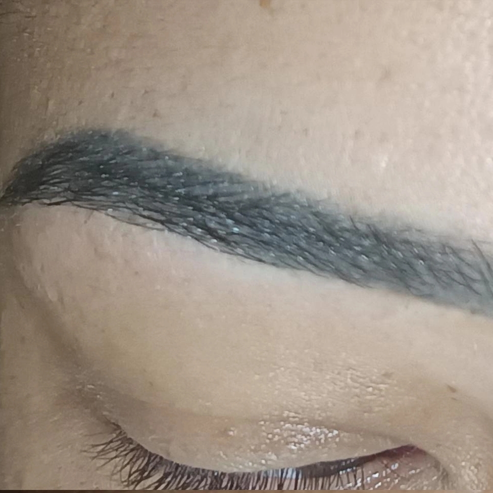 Design de sobrancelha