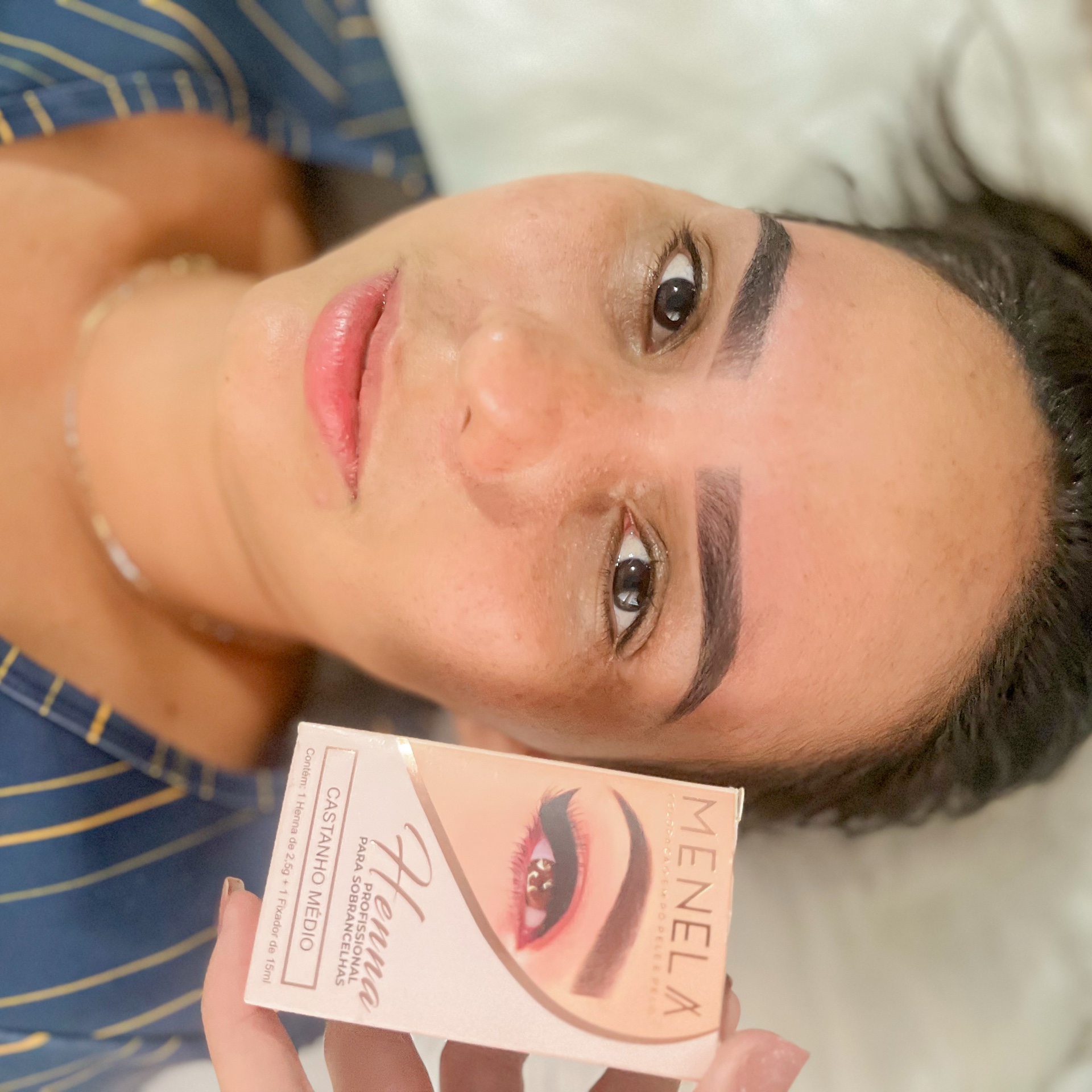 Design de sobrancelha  Com Henna