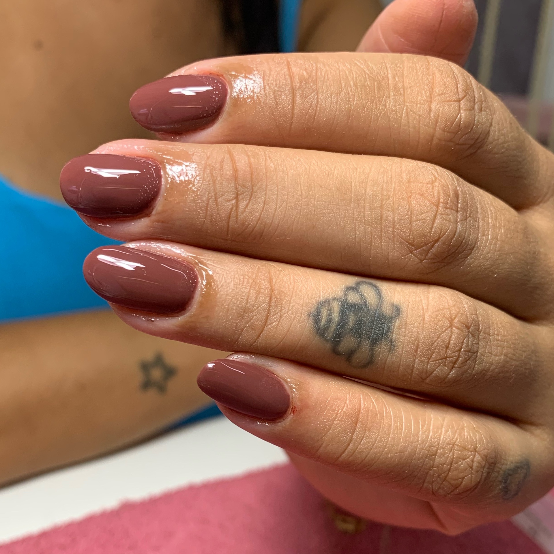 esmaltação em gel nas unhas naturais