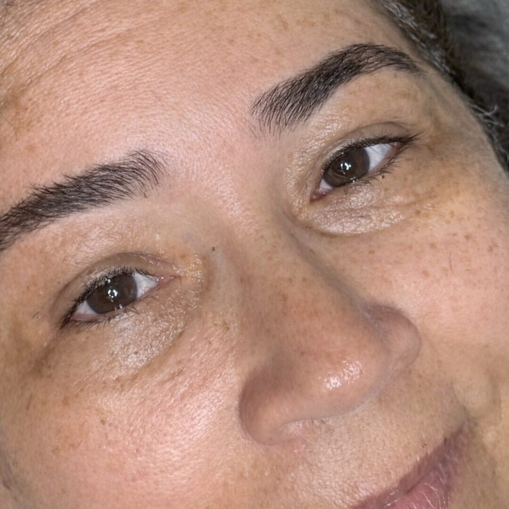 Designer de sobrancelhas