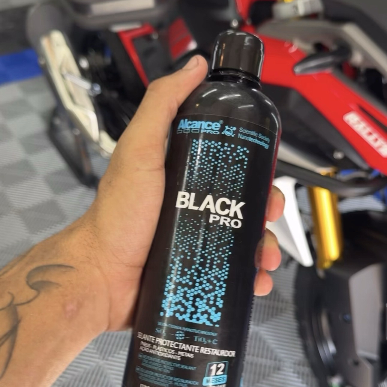 DETAIL MAINTENANCE MANUTENÇÃO.       LIMPEZA PARA MOTOS VITRIFICADAS DETALHAMENTO DE TODA MOTO COM LIMPEZA E LUBRIFICANTE NA TRANSMISSÃO REPOSIÇÃO DAS PROTEÇÕES etc.