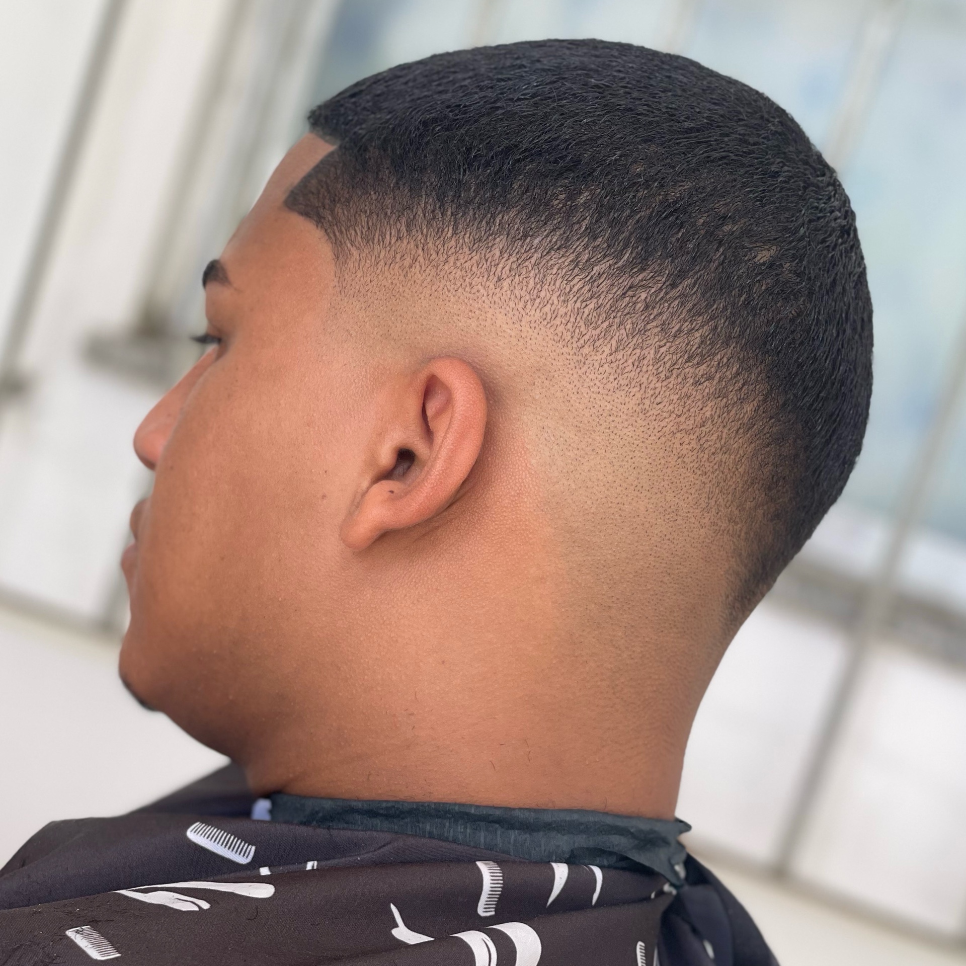 Corte de cabelo + pigmentação