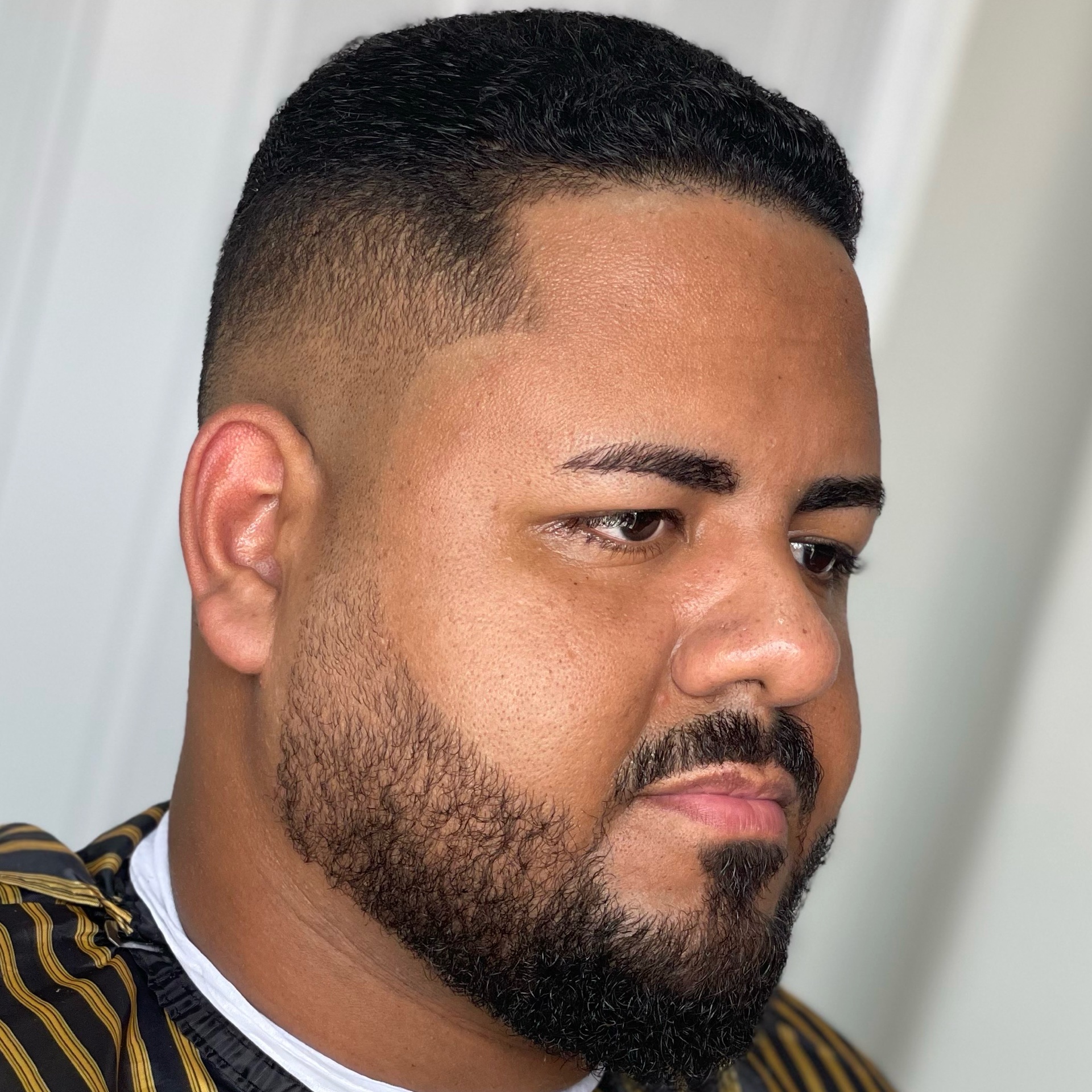 Corte de cabelo + barba + sobrancelha