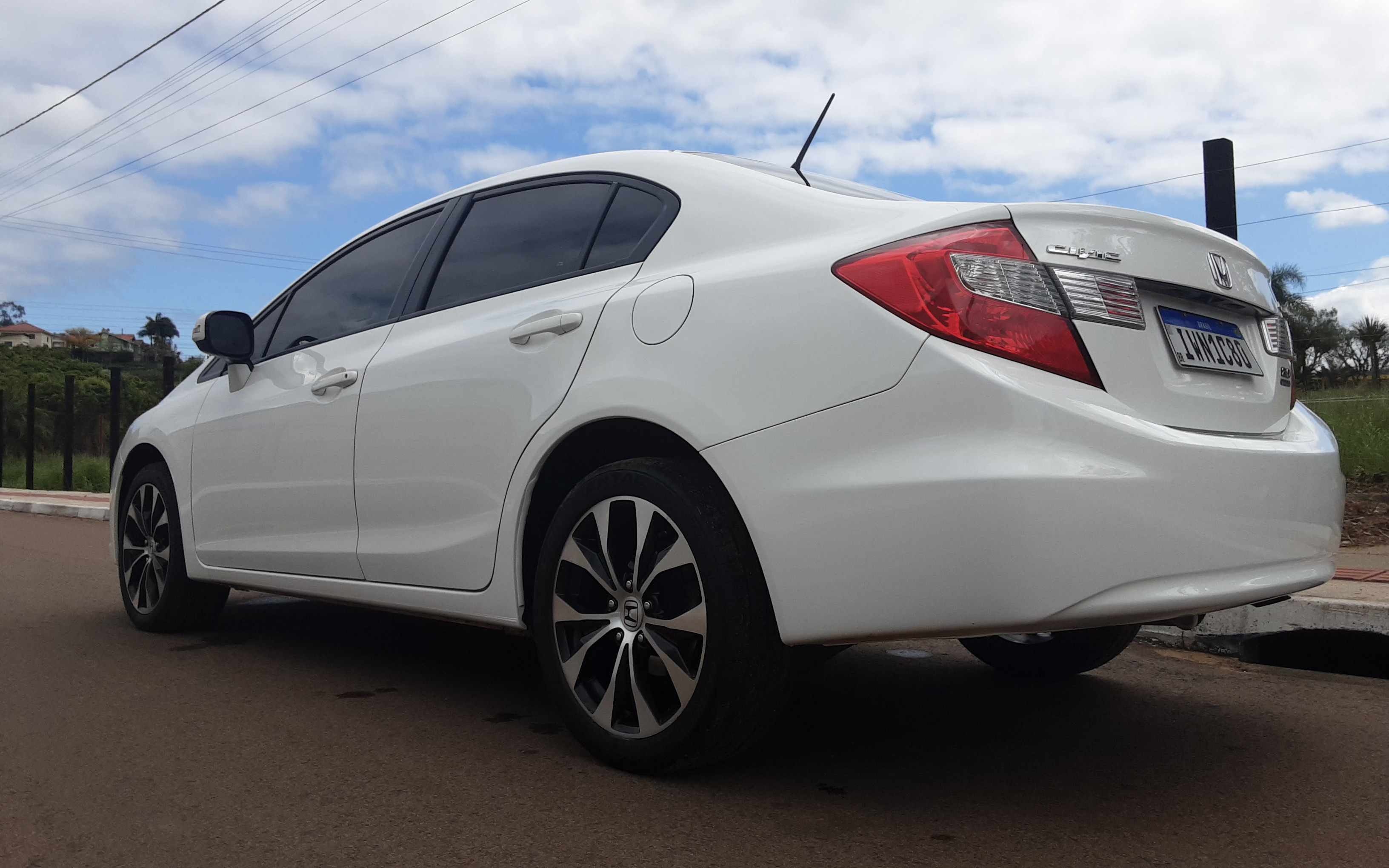 Studio Standard Hatch/Pequenos kwid,palio,gol,fiesta,Byd Dolphin e similares (Banho de manutenção) Técnica Studio (Snow Foam + Proteção UV + Interna Bactericida)