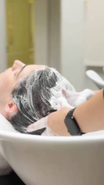 Corte masculino com Reconstrução.
