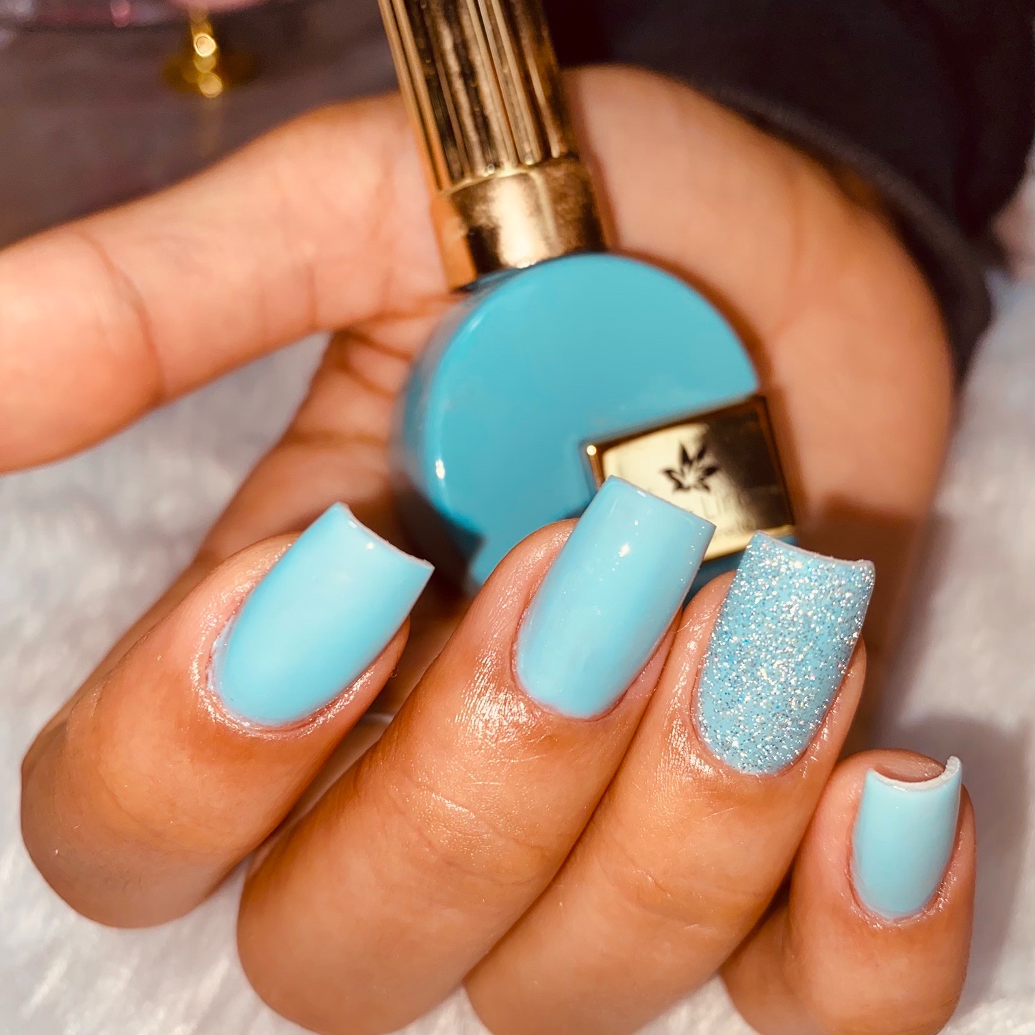 Manutenção Com cuticulagem e esmaltaçao em gel