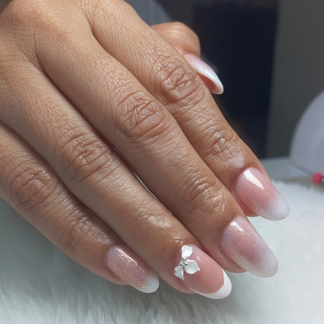 3 Blindagem+ Esmaltação gel com decoração